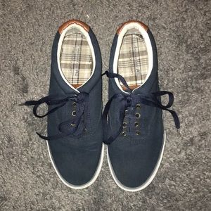 Navy American Eagle Sneaker